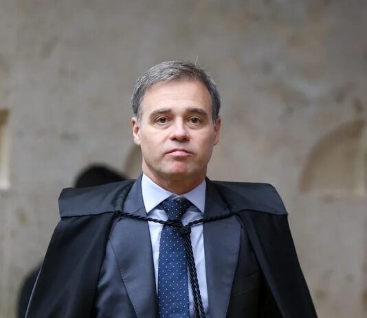 Num mundo ideal não deveria existir decisão monocrática no Tribunal, diz André Mendonça