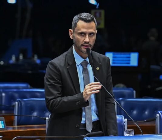 Cleitinho se acerta com Republicanos e anuncia candidatura ao governo de Minas