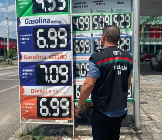 Decon notifica 64 postos de combustível e cobra explicações por aumento de preços em Fortaleza