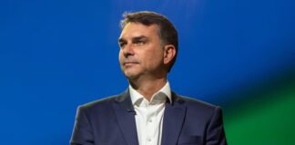 Flávio Bolsonaro diz que vão discutir a quantidade de etanol na gasolina: “A gasolina virou etanol”.