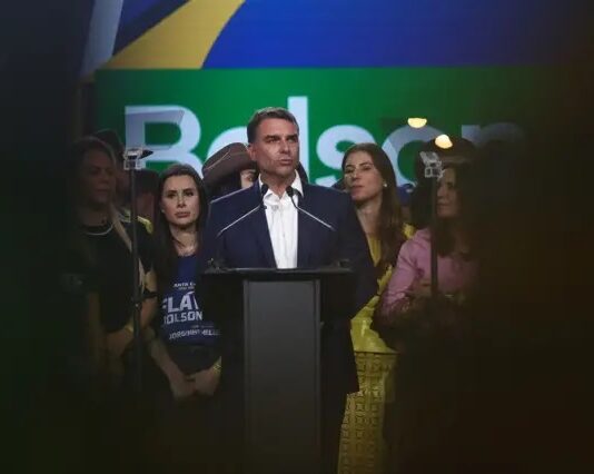 TSE diz que filiação fraudulenta de Flávio Bolsonaro partiu do próprio partido Missão