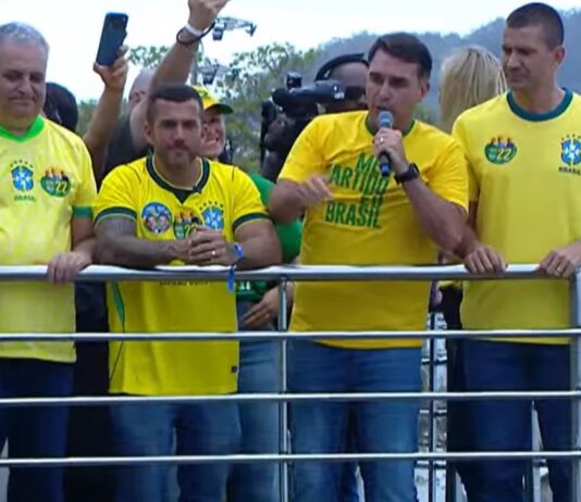 Flávio Bolsonaro diz ter sido alvo de mais de 1,8 mil ameaças de morte