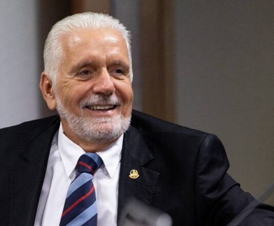 Patrimônio de Jaques Wagner, que liderou o governo Lula no Senado, cresce 631% em oito anos