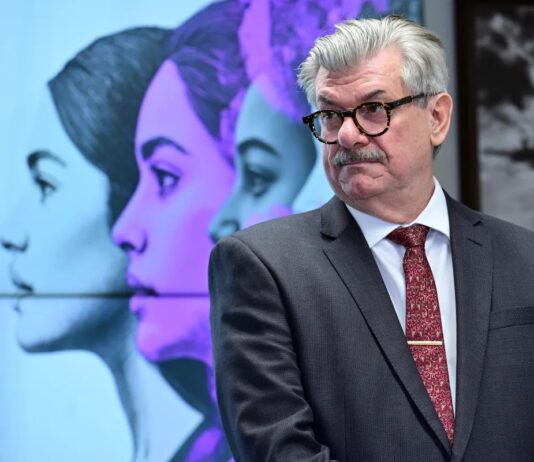 STJ condena Marco Buzzi por assédio sexual e importunação