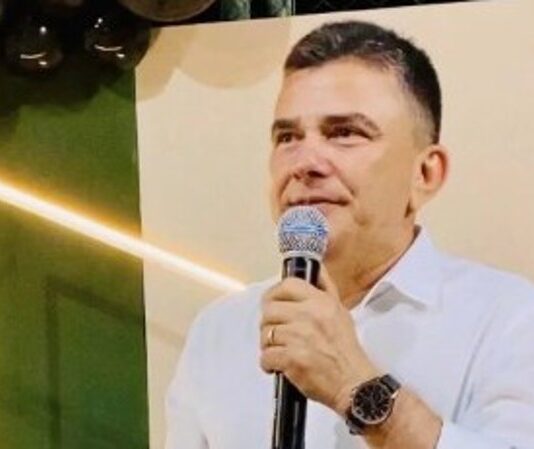 Osmarzinho consegue na Justiça derrubar de TikTok e Facebook jingle que lista acusações contra ele