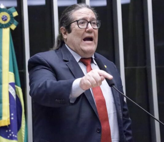 Deputado do PSOL tentou barrar comissão sobre maioridade penal