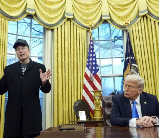 Autoridade do governo Trump acusa Brasil de censura após X alterar algoritmo para eleição