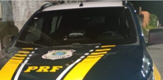 Homem rouba viatura da PRF durante abordagem na BR-116 em Itaitinga, no Ceará.
