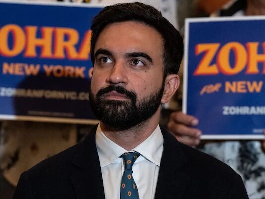 Prefeito de Nova York aposta em fórmula socialista que produziu filas e mercado negro na Venezuela