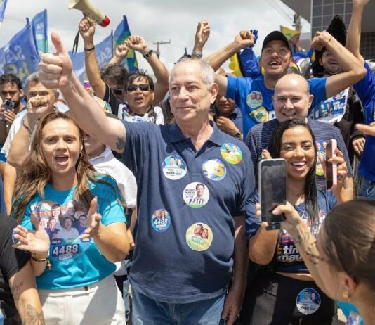 Em Cascavel, Ciro critica fechamento de fábricas e promete apoio a pequenos e médios empreendedores