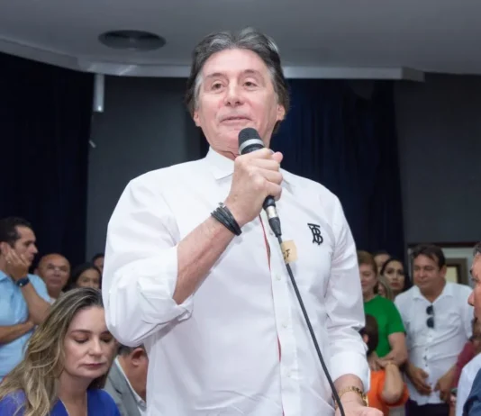 Eunício Oliveira desiste de candidatura ao Senado em convenção do MDB