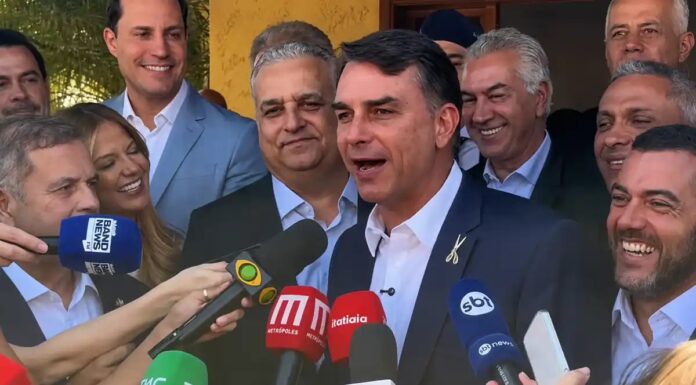 Flávio nega que trocará Gaspar como vice e diz que acusações contra deputado são ‘farsa’