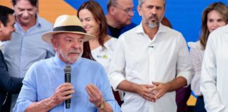 Mal nas pesquisas, Elmano e aliados planejam maratonas de visitas de Lula ao Ceará