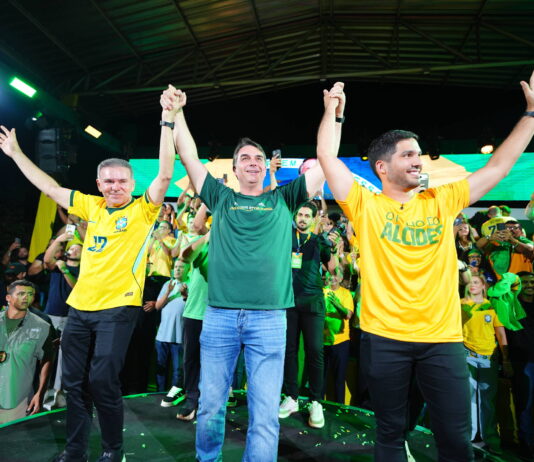 Flavio Bolsonaro terá agendas em Fortaleza e Juazeiro do Norte durante a próxima terça e quarta-feira.