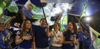 Carlos Kleber abre comitê de campanha em Fortaleza com muita animação e forte presença da juventude