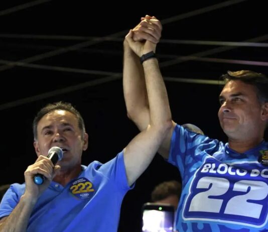 Candidato sen. Alcides Fernandes critica petistas e levanta bandeira de impeachment no STF ao lado de Flávio no Ceará