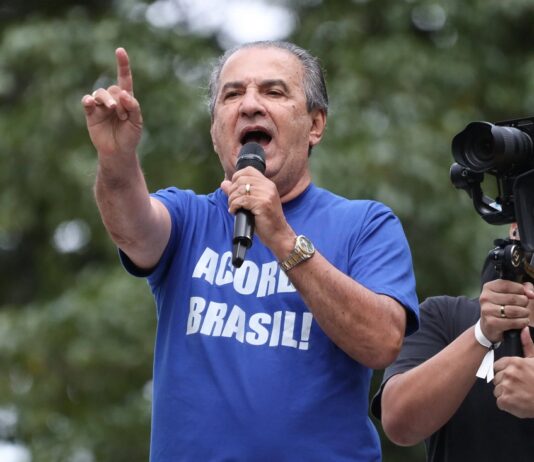 “Só pressão popular violenta” para Moraes sair, diz Malafaia