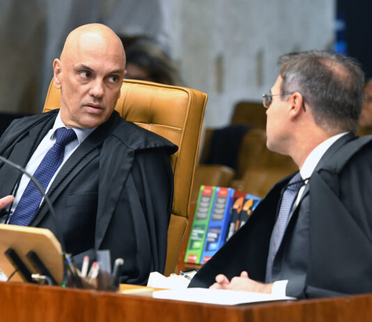 Mendonça diz que Moraes mente e pede investigação a Fachin