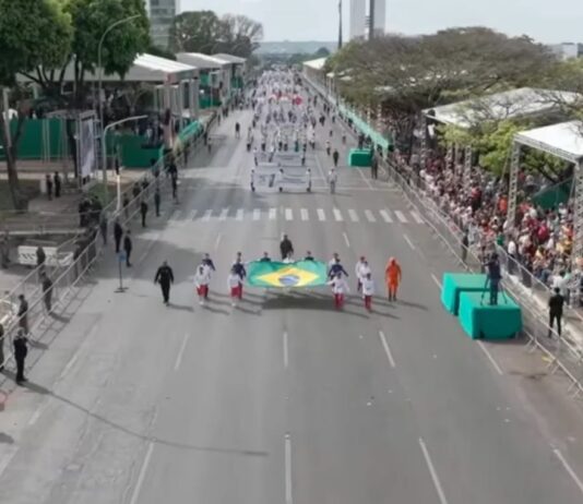 Em evento esvaziado, Planalto fala em 70.000 no 7 de Setembro de Lula.
