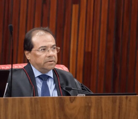 Irmão de Dino comandou votação sobre investigação contra Gonet