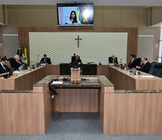 TRE-CE nega habeas corpus e mantém tornozeleira em filho de ex-prefeito Bebeto do Choró