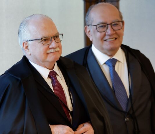 Gilmar Mendes propõe a Fachin proibir delegados da PF em gabinetes do STF