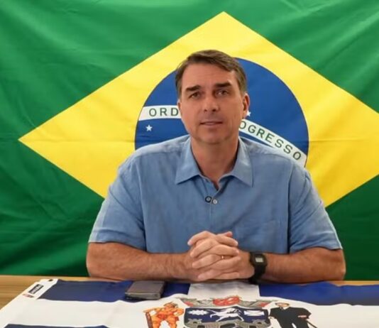 Flávio diz que Moraes e Alcolumbre articulam medida para desgastá-lo