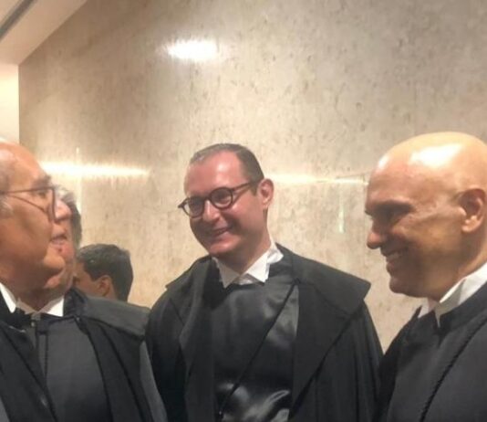 Ala de Moraes começa a agir: Gilmar Mendes se junta a Zanin e cobra da PF íntegra dos dados extraídos do celular de Vorcaro