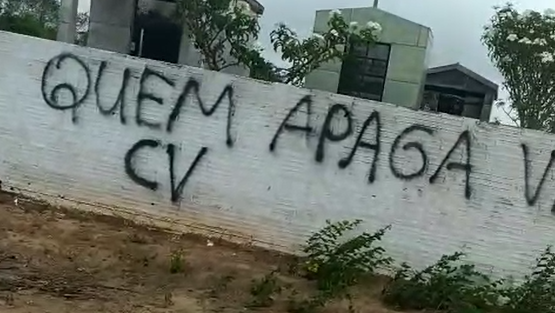 pichacao-muro-cemiterio