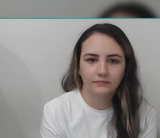 “Semiaberto fake”: defesa diz que Débora tem menos benefícios que presos de facções