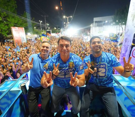 Nessa quarta-feira (21), dep. André Fernandes organiza o maior bloco do 22 da história do Ceará, com a presença do Flávio Bolsonaro em frente ao Castelão.