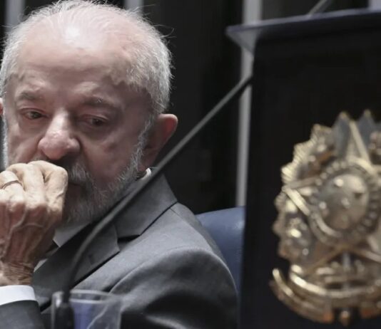 Governo Lula usa aparato estatal para enviar mensagens a aposentados incentivando a votar para prova de vida