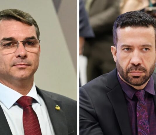 Flávio diz que Janones apaga fake news para não deixar rastros