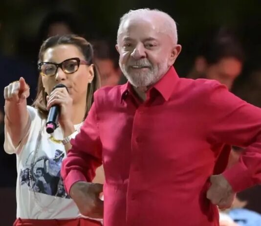 A 3 dias da eleição, Lula amplia benefício do INSS para vítimas de violência