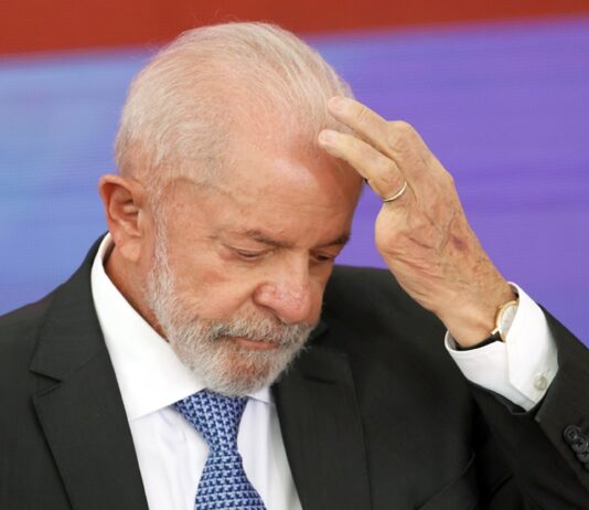 Medida politiqueira: Lula lança pacote econômico para MEIs a 12 dias do 2º turno, que custará mais de 12 bilhões aos cofres públicos.