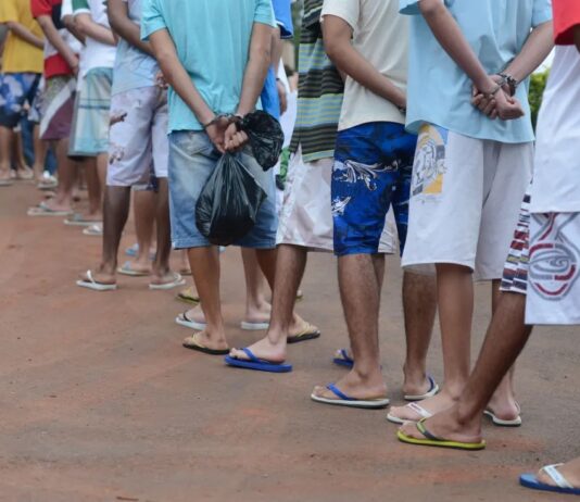 Maioridade penal: Brasil pune com 3 anos o que exterior pune com perpétua