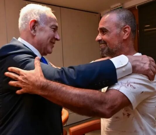 Netanyahu recebe passageiro que salvou avião: ‘Você é um grande herói’