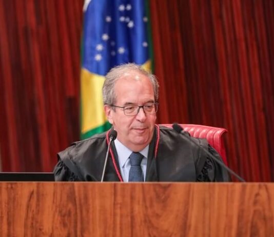 Corregedor do TSE veta conteúdo de Flávio que o Tribunal disse ser lícito