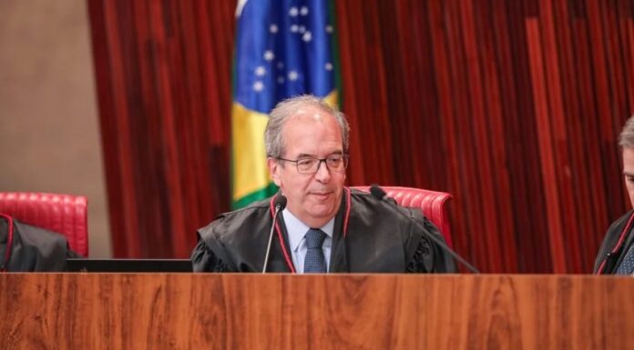 Corregedor do TSE veta conteúdo de Flávio que o Tribunal disse ser lícito