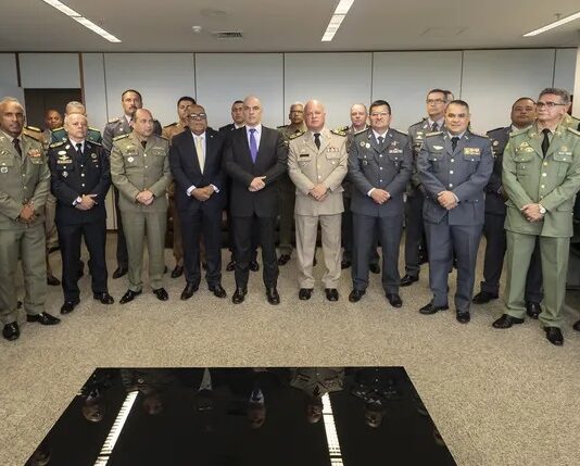 Militares avisam ao STF que não vão intervir caso haja crise institucional