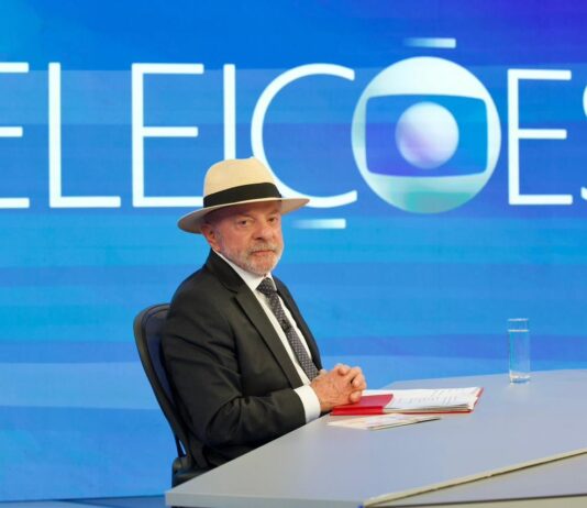 Globo se revolta com ausência de Lula em debate